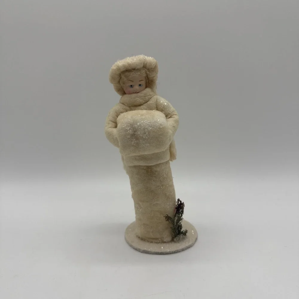 Yvonne‎ Carpenter Snickers & Kringles 1997 Snow Girl w/ Muff Figurine Christmas
